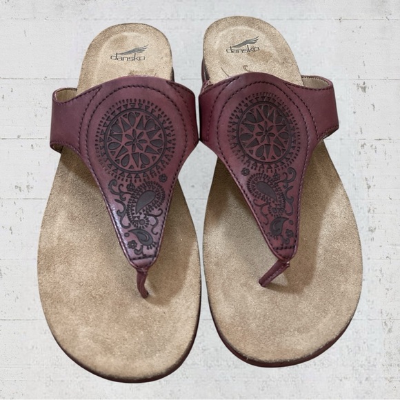 Dansko Priya Women's Size 40 US 9.5-10 Leather Slip On Thong Sandals Boho - Picture 1 of 12